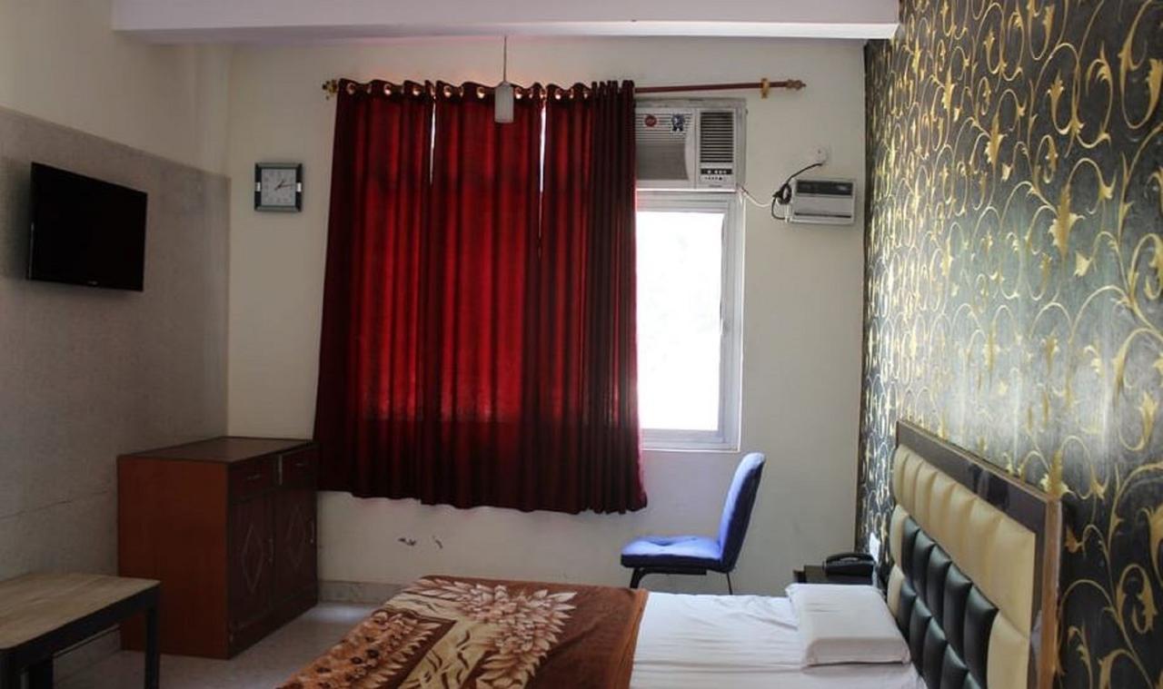 Hotel Apsara , By Soank Hospitality Haridwār Eksteriør bilde